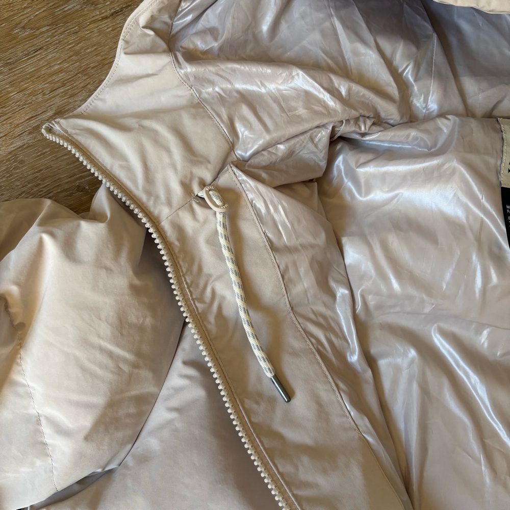 Vuori Mammoth Down Parka in Ecru - Picture 8 of 10